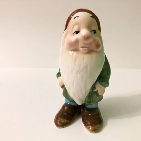 Vintage Walt Disney Sleepy Ceramic Figurine Snow  White Japan 5 Inch Tall - Picture 14 of 16